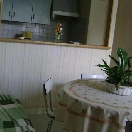 1er Etage Milieu Lägenhet *